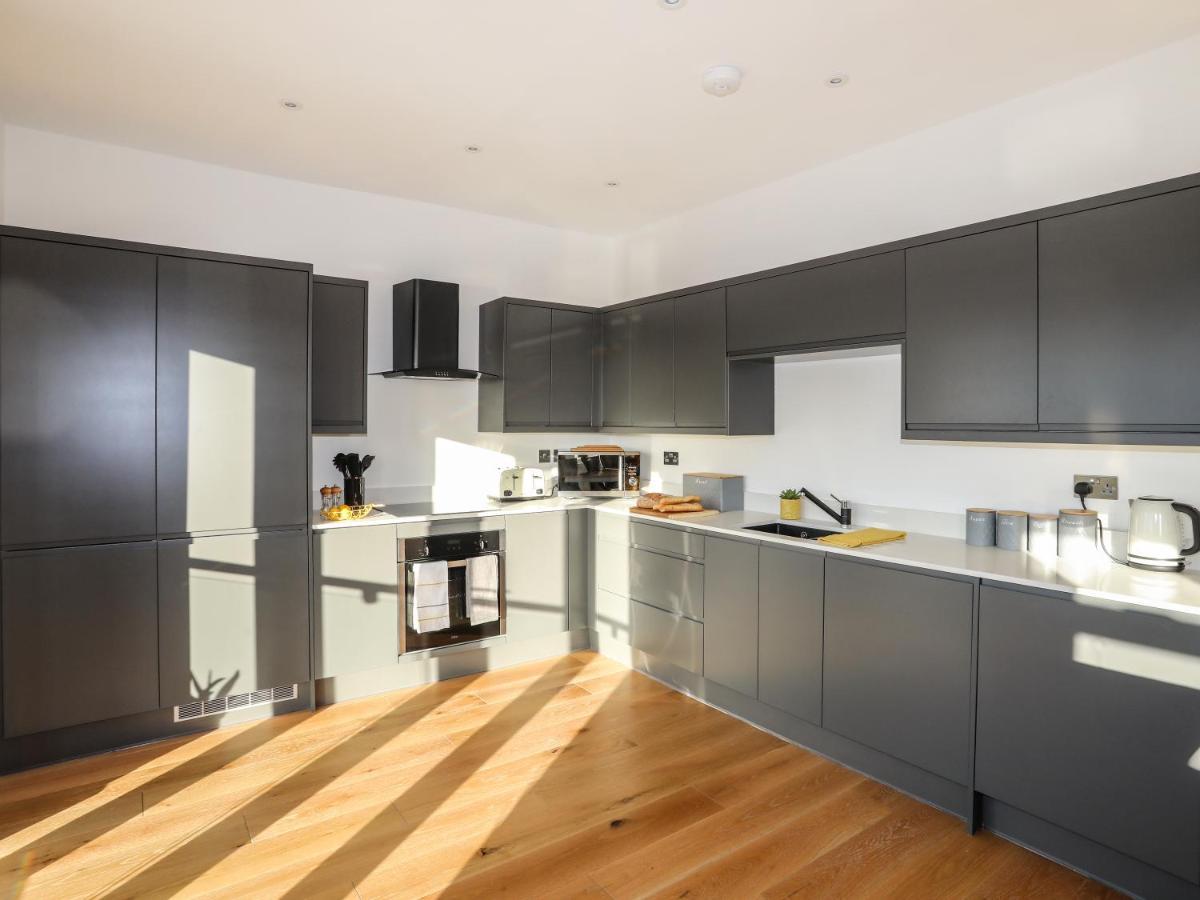 Bryn Min Manton Penthouse Apartment เคอร์นาวอน ภายนอก รูปภาพ