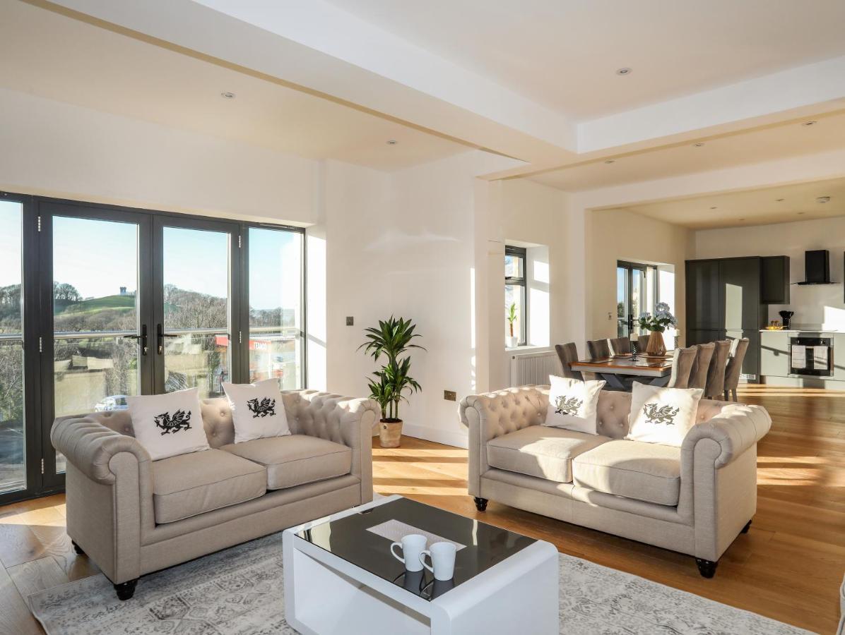 Bryn Min Manton Penthouse Apartment เคอร์นาวอน ภายนอก รูปภาพ