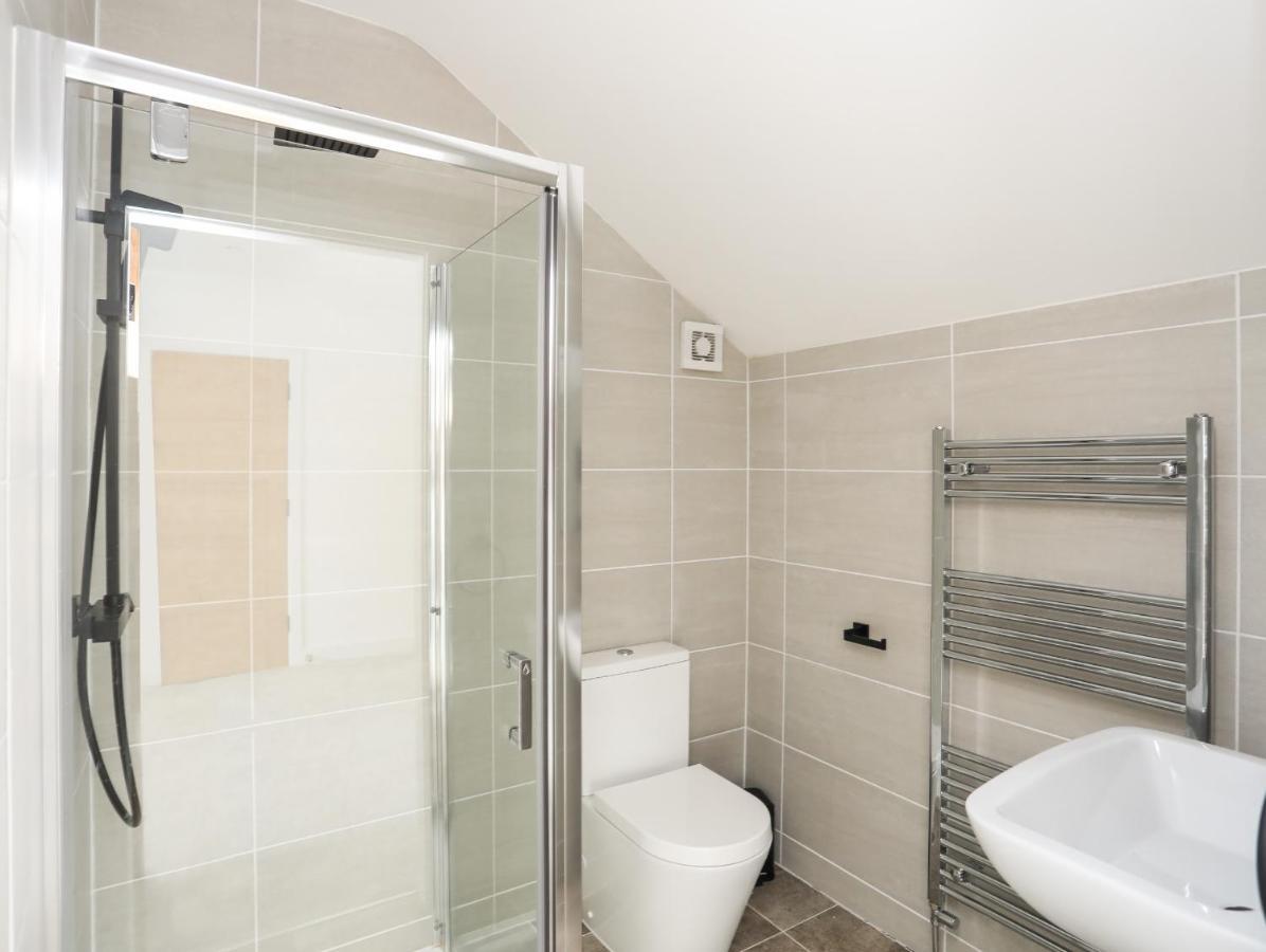 Bryn Min Manton Penthouse Apartment เคอร์นาวอน ภายนอก รูปภาพ